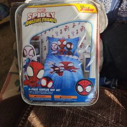 Marvel 4 Piece Toddler Bed Set