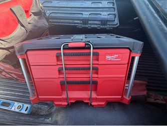 Milwaukee PACKOUT 22 in. Modular 3-Drawer Multi Drawer Tool Box with Metal Reinforced Corners and 50 lbs. Capacity
