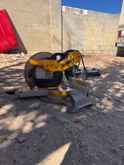 DeWalt 12-Inch Double-Bevel Sliding Saw
