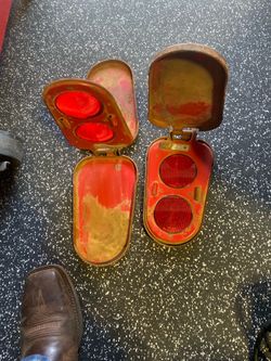 2 - Road reflectors