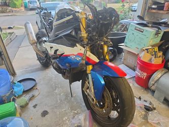 Bmw 2011 s1000rr full part out