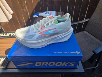 Brooks iranian shoe men's size 11