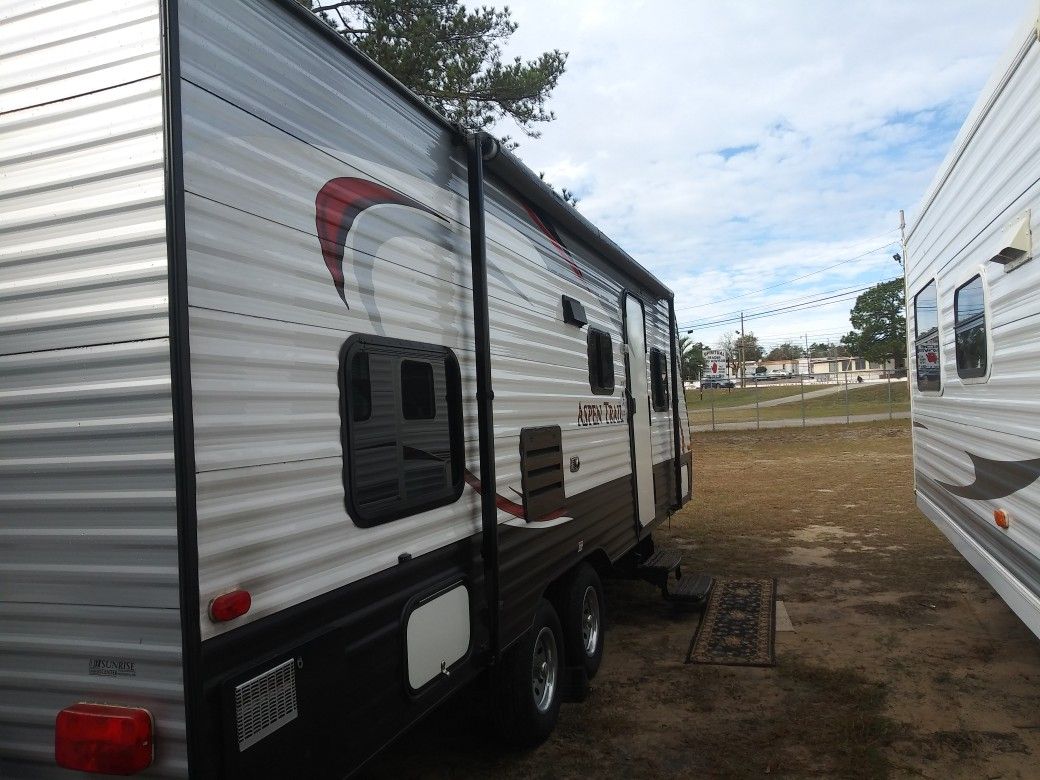 2015 Dutchmen Aspen Trail 30 ft pull camper bunkhouse with