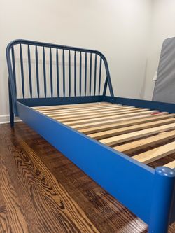 Bed frame green