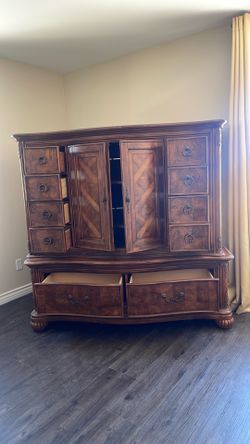 Dresser