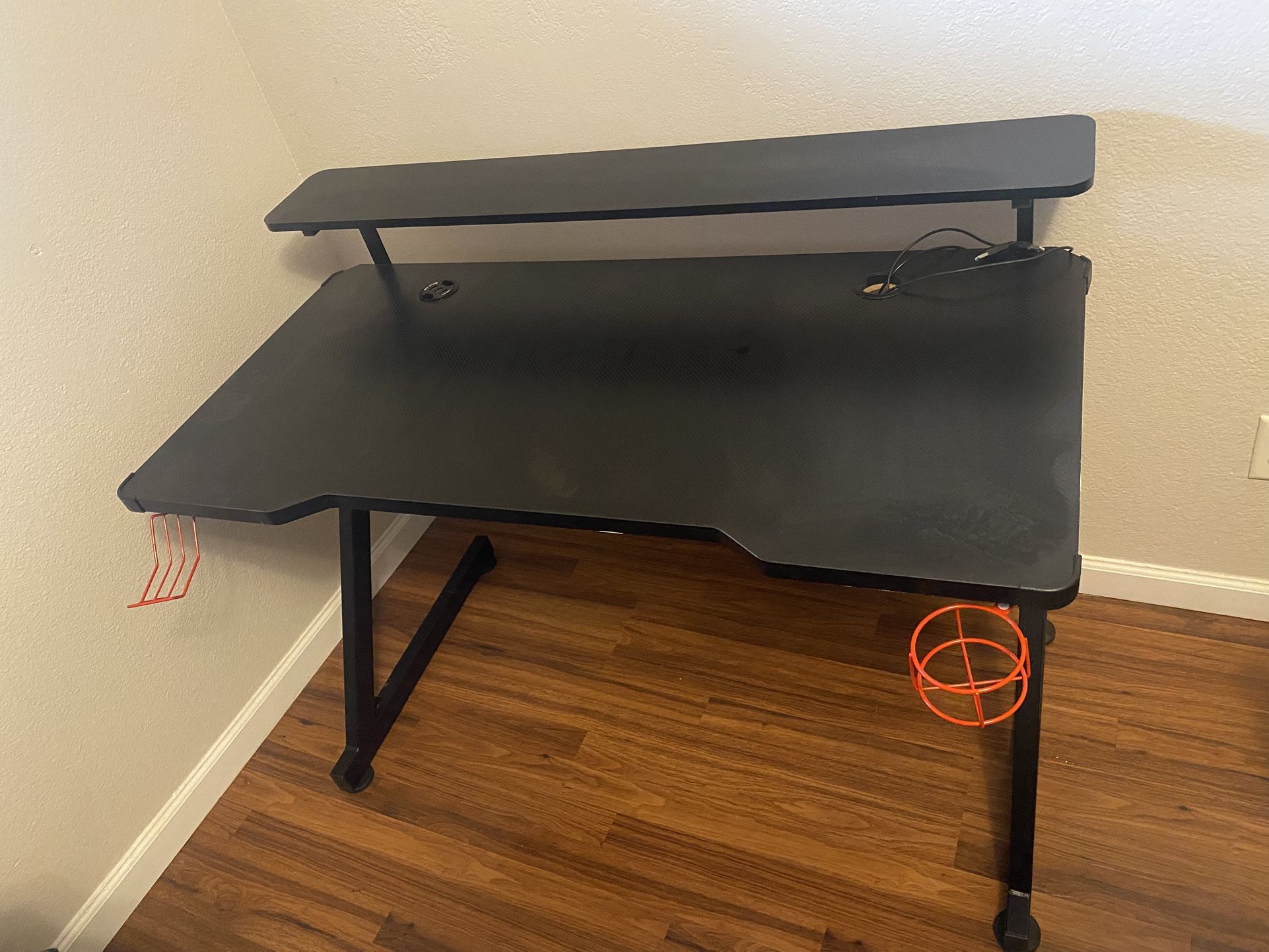 Computer/Gaming Desk
