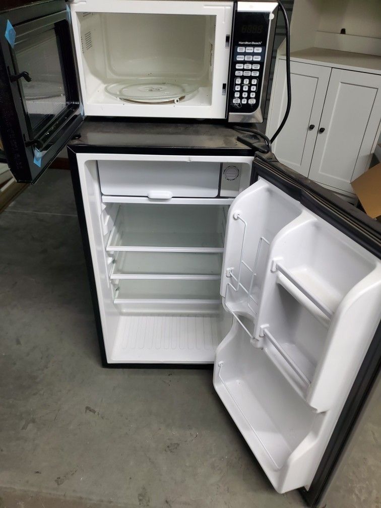 Hamilton Beach Microwave  And Magic Chef Refrigerator 