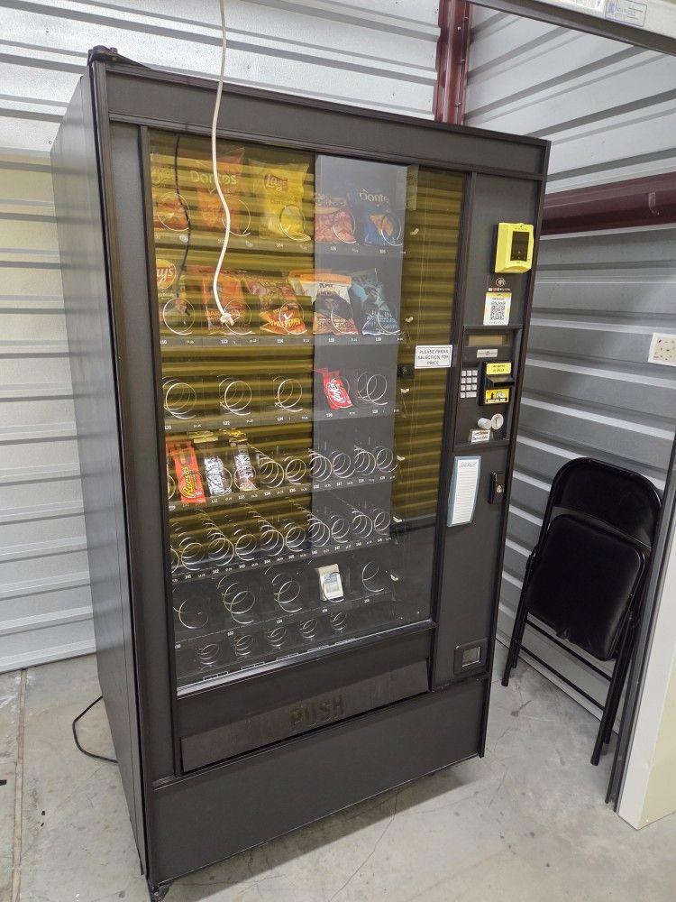 AP 133 Snack Machine With Card Reader