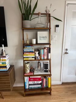 Leaning Bookshelf (Leans against wall)