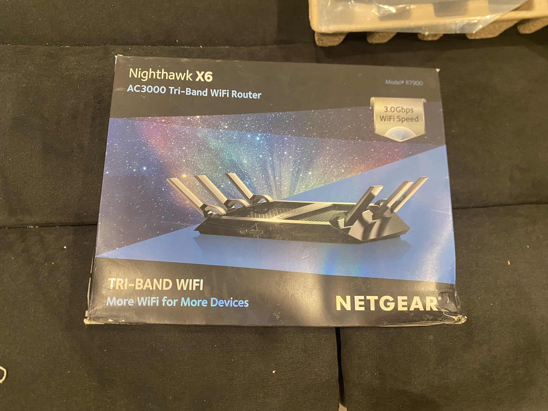 Nighthawk X6 AC3000 Tri-band Wi-Fi Router