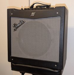 Fender Mustang II V2 guitar amplifier