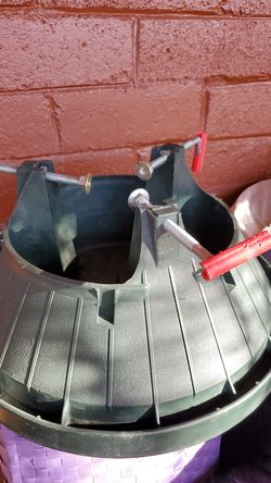 Christmas tree stand $12 good condition