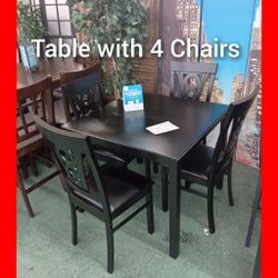 ✨ Black Table With 4 Chairs 