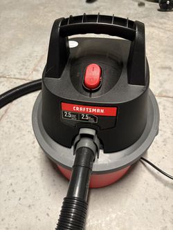 CRAFTSMAN 2.5 Gallon 2.5 Peak HP Wet/Dry Shop Vac