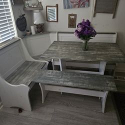Breakfast Nook 