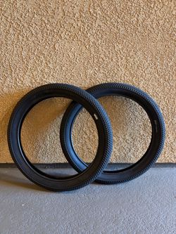 Cult vans tires 2.40 (40 for both)