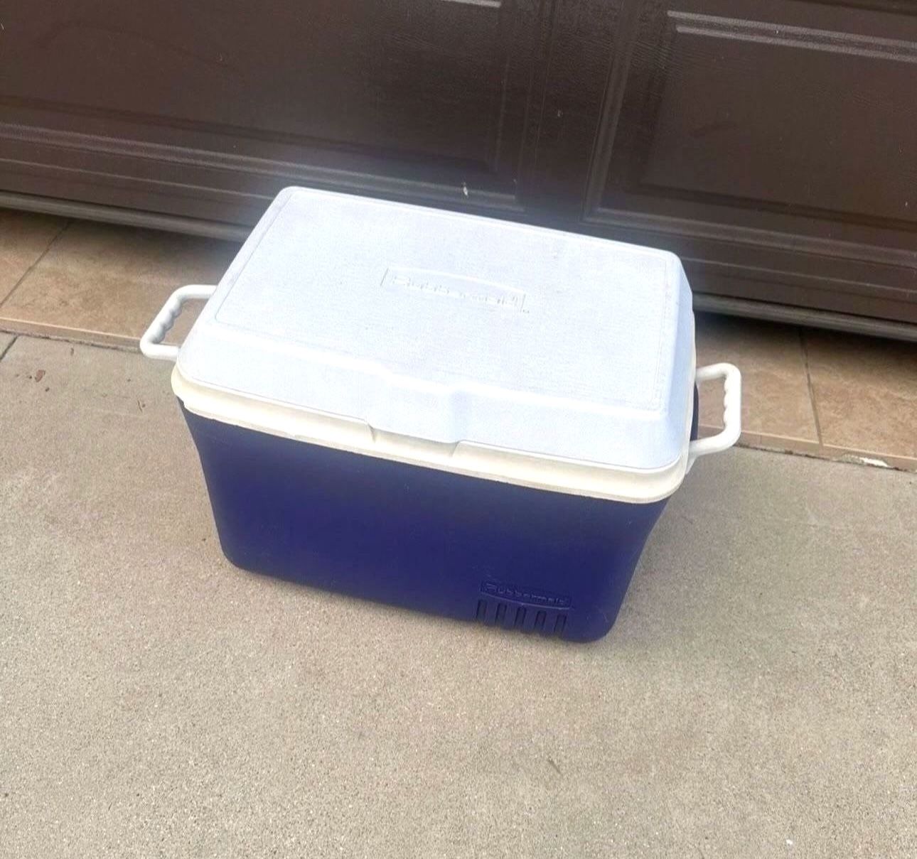 Rubbermaid Cooler 48 Quart