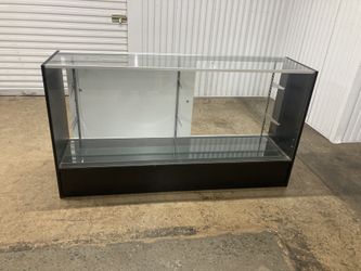 BLACK GLASS DISPLAY