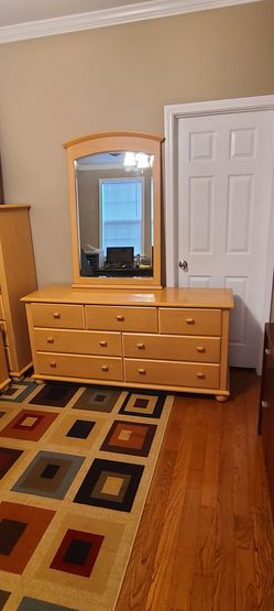 Thomasville dresser with mirror