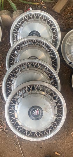 Classic car metal hub cabs