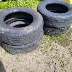 (4) Michelin 255 70 R18 tires
