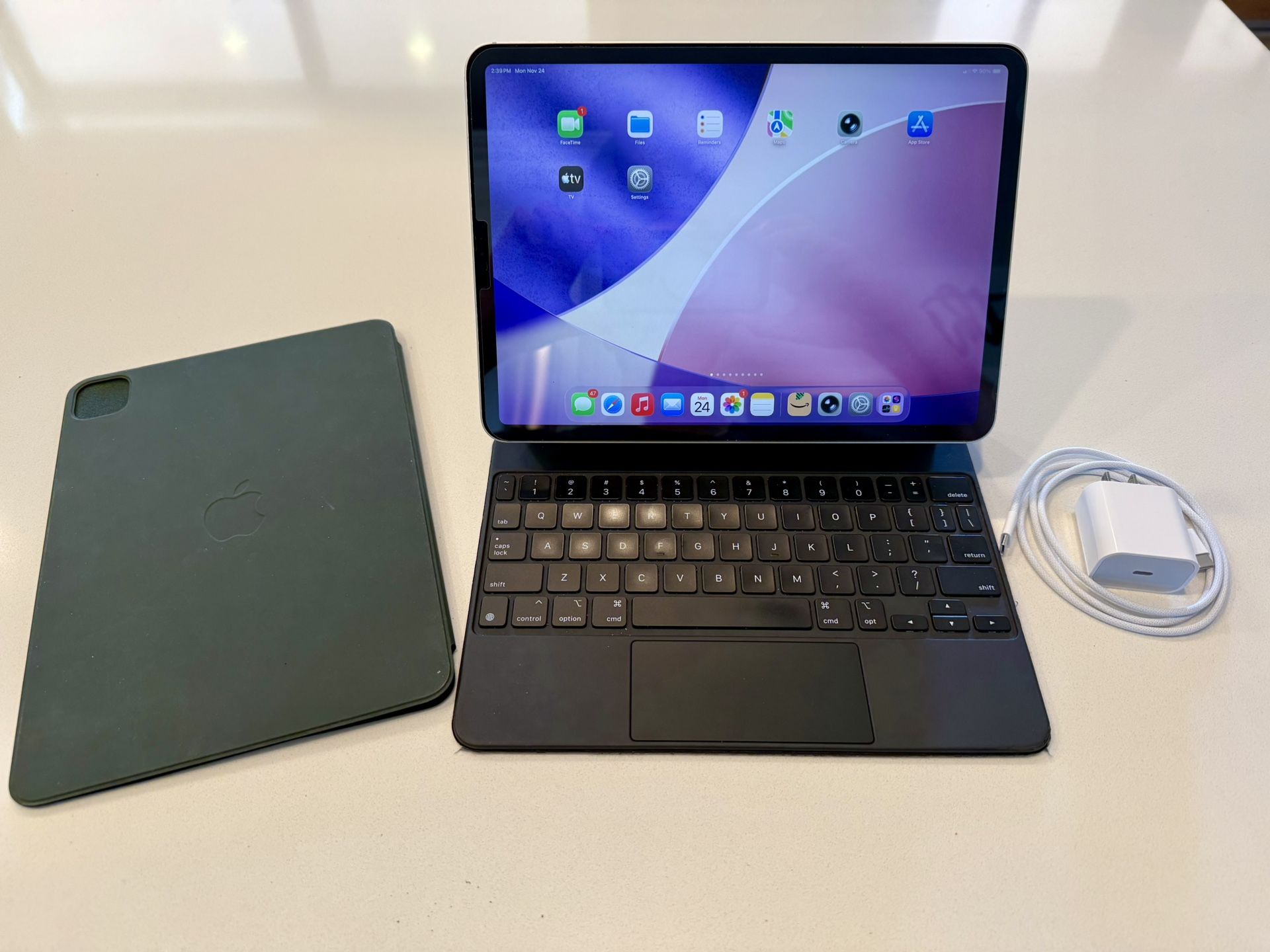 Apple iPad Pro 11-inch, Wi-Fi + Cellular, Magic Keyboard, Smart Folio