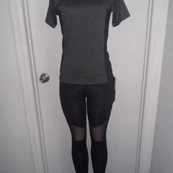 New Women’s 2 Piece Set Size S/M