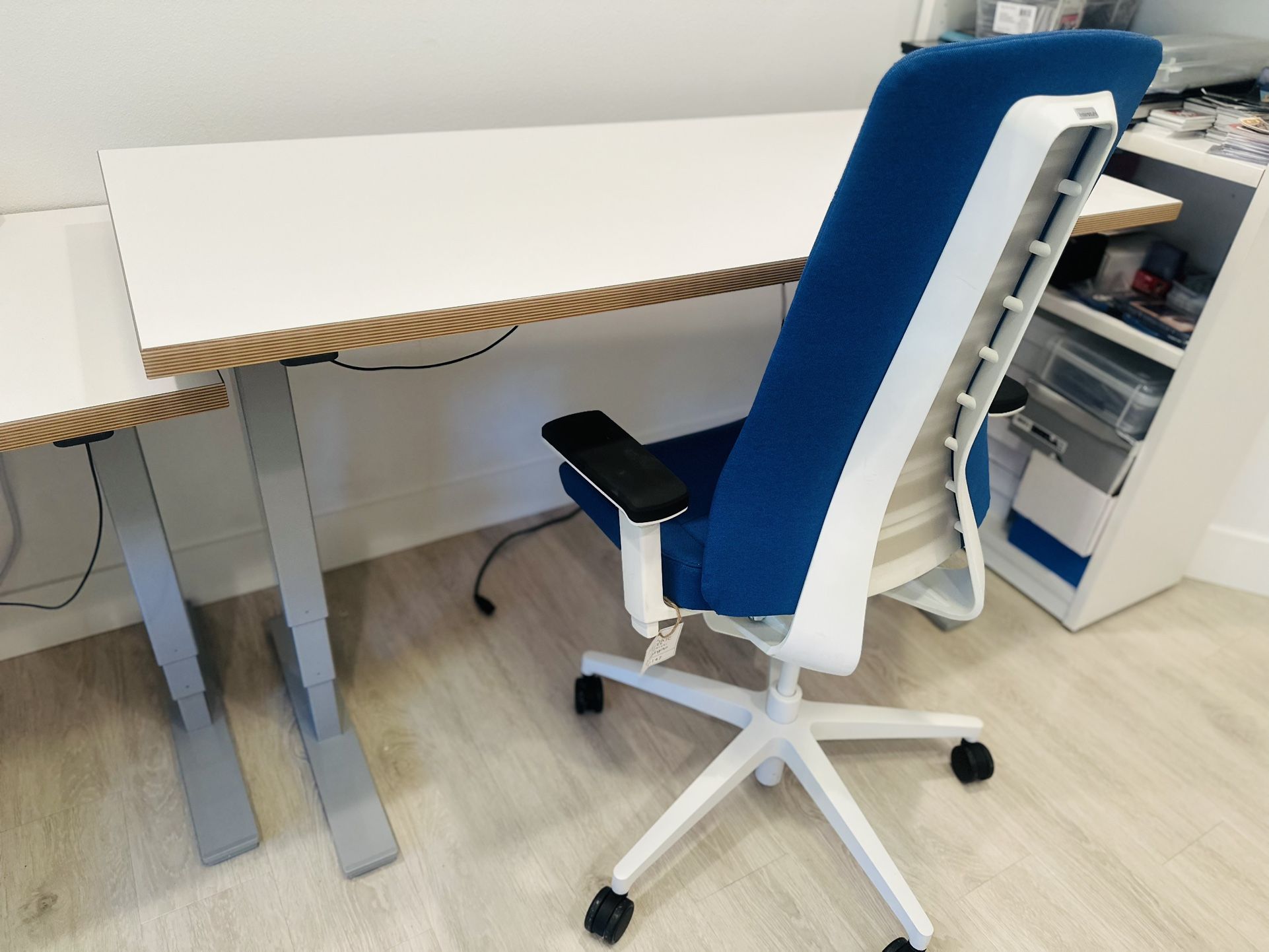 New Electric Sit To Stand Table 25 X 59”. Fully Assembled And Ready To Use! Dual Motor And Commercial Quality, Like New