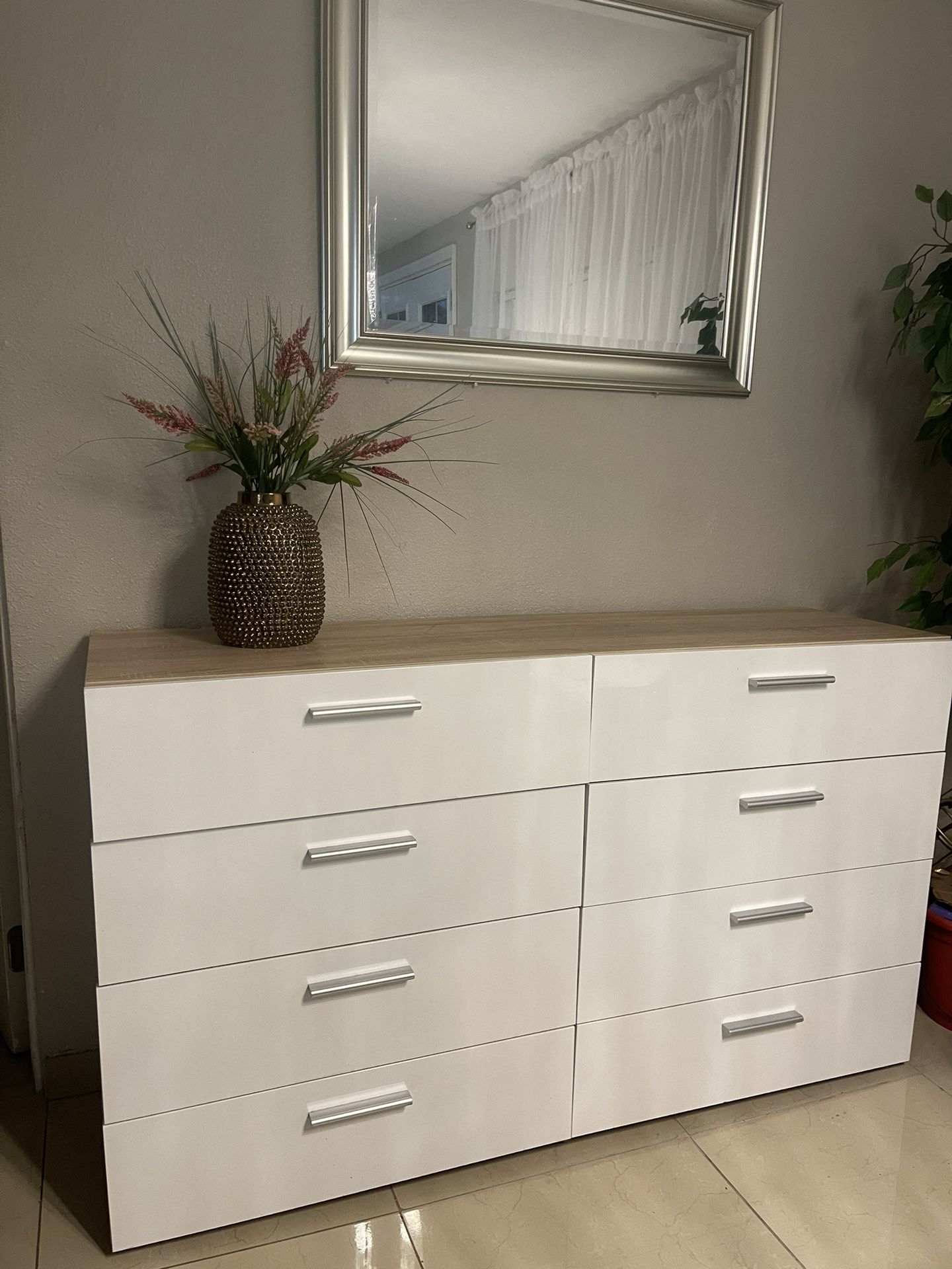 glossy white 8 drawers
