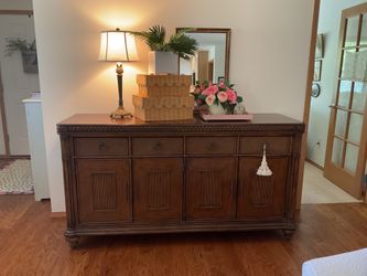 Tommy Bahama Bali Hai Trident Buffet….  Pristine!  What a bargain!