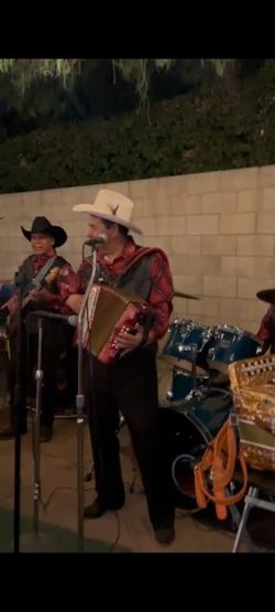 Grupo norteño para cuando se le ofrezca