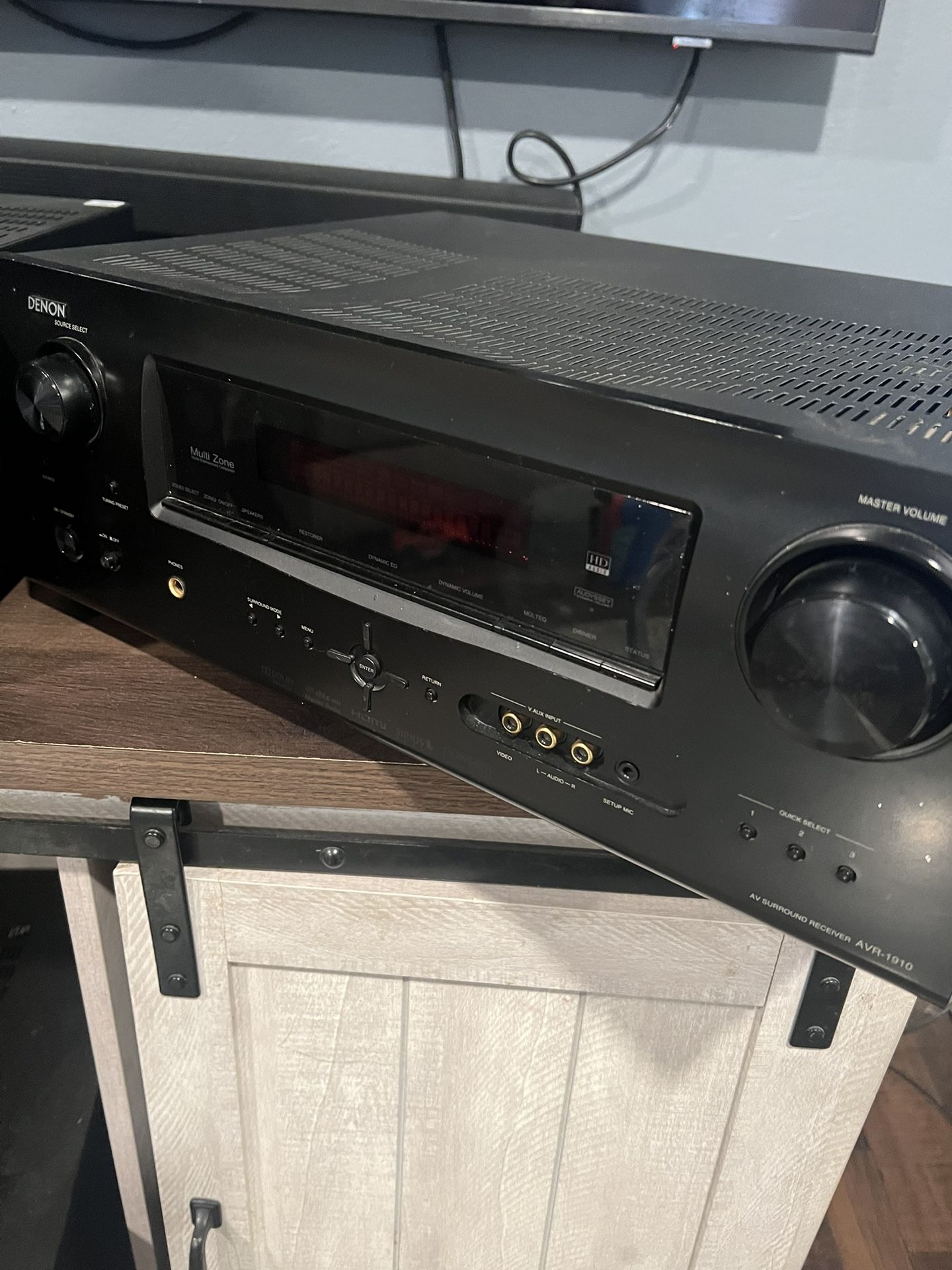 House Stereo Dennon Receiver
