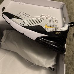 Air Max 270 Men Size 10.   $100