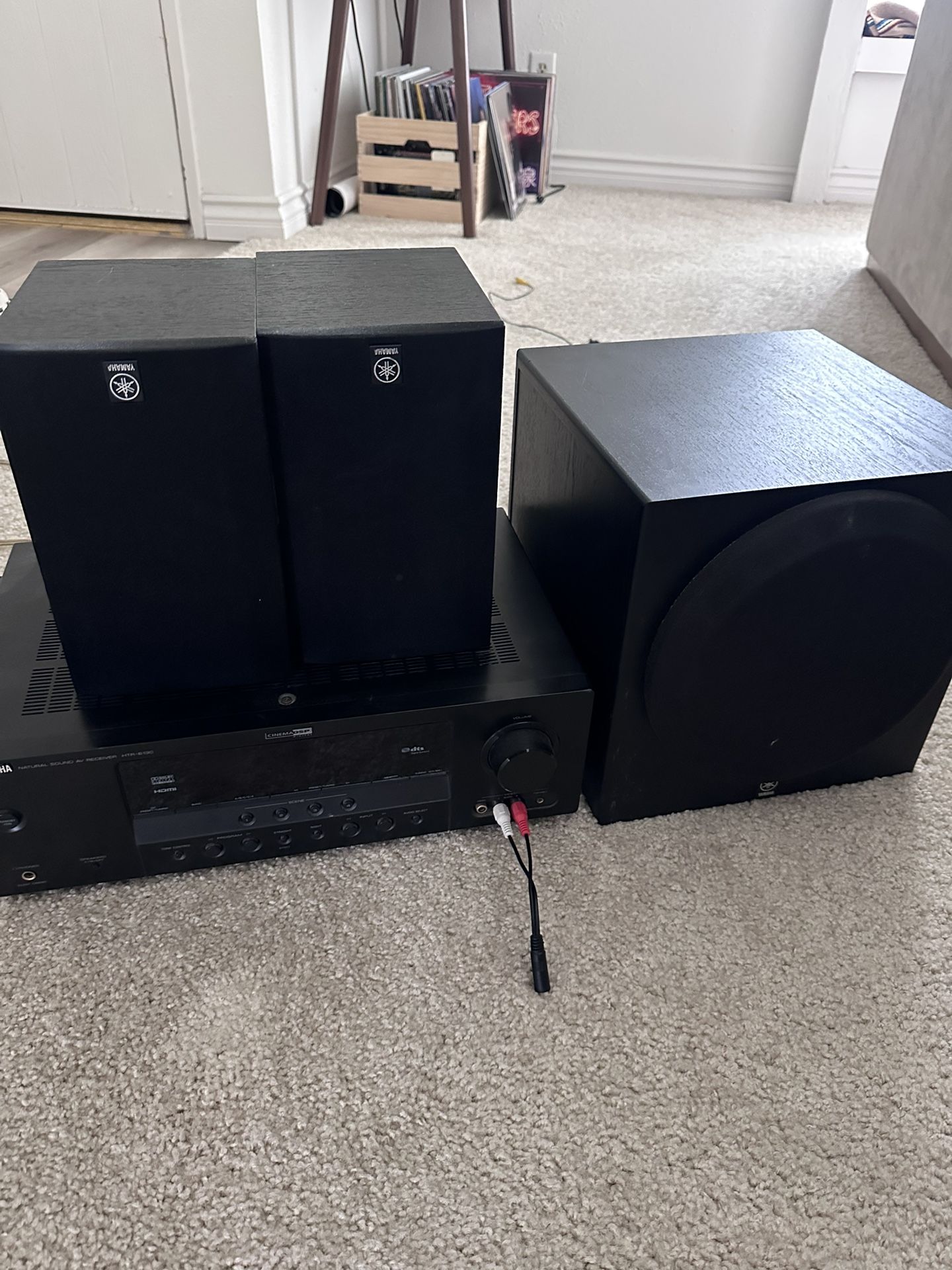 Yamaha Receiver And Speakers And Subwoofer