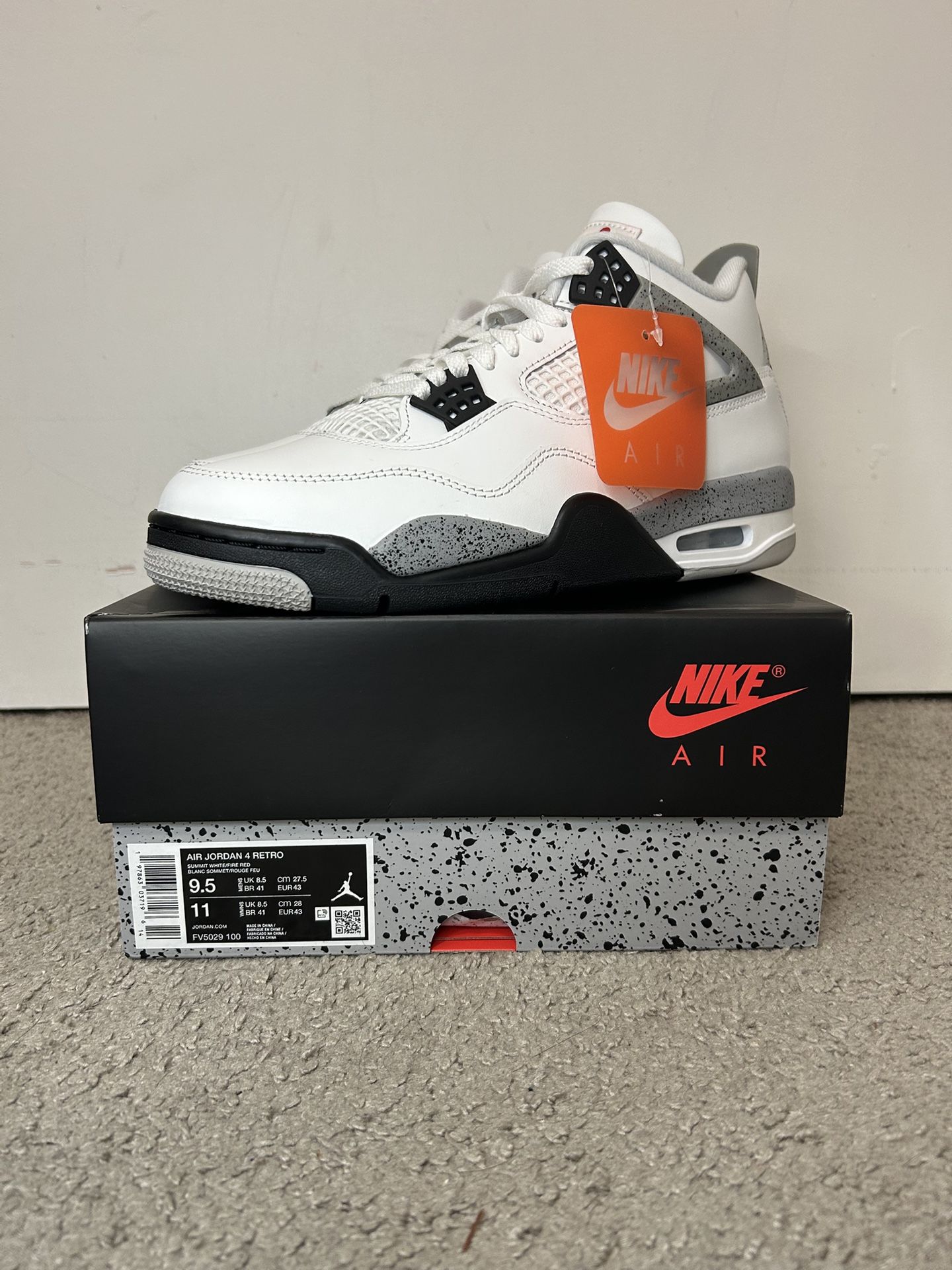 DS JORDAN 4 WHITE CEMENT SIZE 9.5
