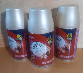 NEW Glade Air Freshner Refill (x3 $25 / x6 $40)