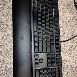 Razer Gaming Keyboard, Mecha-Membrane, Ornata Chroma