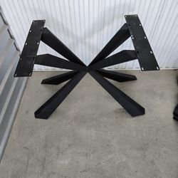 Black Iron TABLE  Base New, Never Used