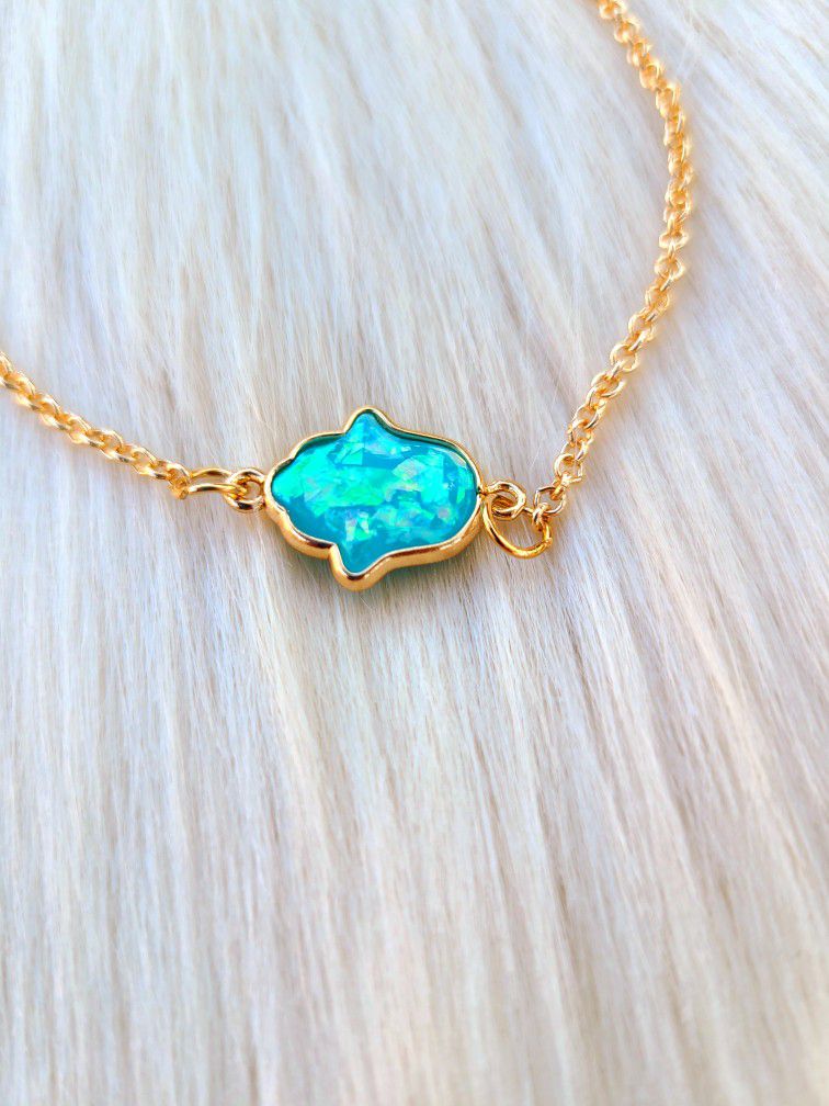 Necklace Gold Tone With Turquoise 
