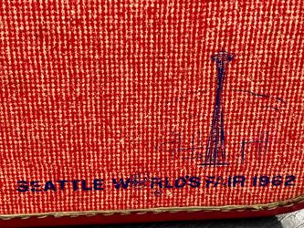 Mid Century MCM Collectibles Collectibles Seattle World’s Fair Case Clock Radio