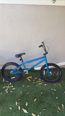 Mongoose Legion L100 BMX bike 20 inch wheels