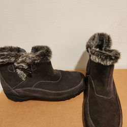 Khombu Gracie boots Women's  SZ 7 