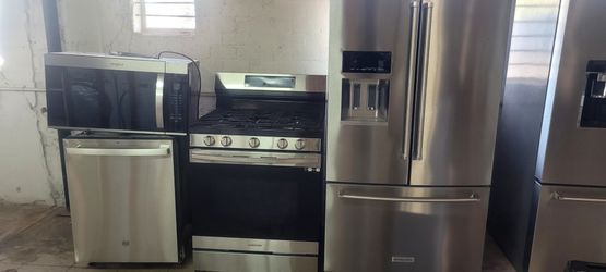 Combo Fridge, Stove Gas, Diswasher, Microwave