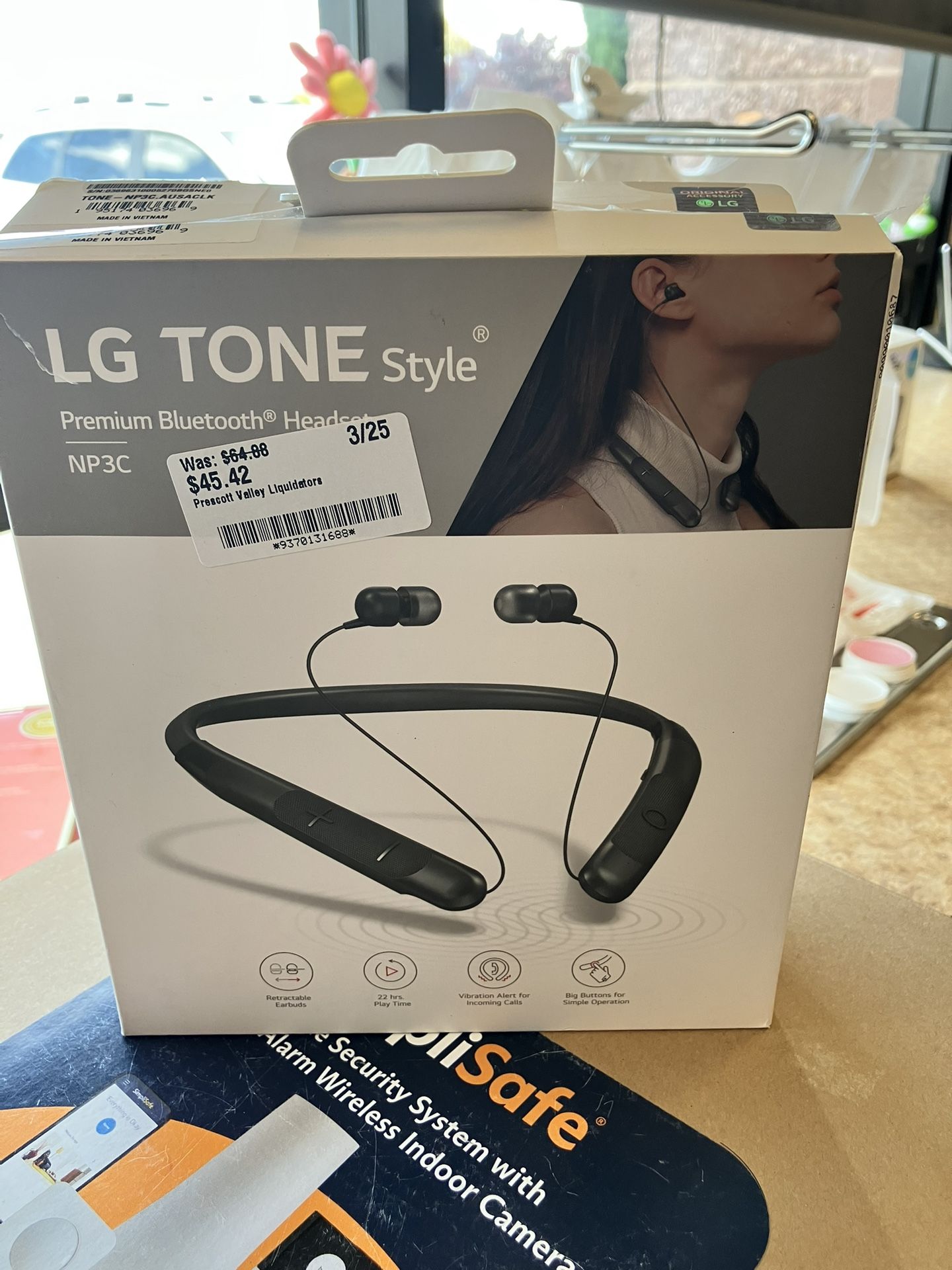 LG Tone Style