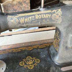 Antique sewing machine From The 20s