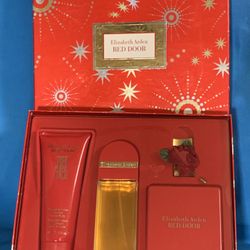 Red Door Gift Set Of Elizabeth Arden