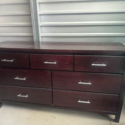 Mahogany Wood Dresser With End Table