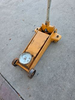 Car hydraulic jack