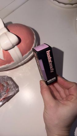 Huda Beauty Liquid Blush 