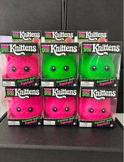 Knitten needoh Christmas